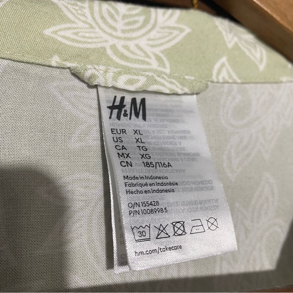 MENS XL TWO-PIECE FESTIVAL SET - Picture 3 of 6